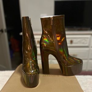 BNIB Steve Madden Passion Metallic Boots